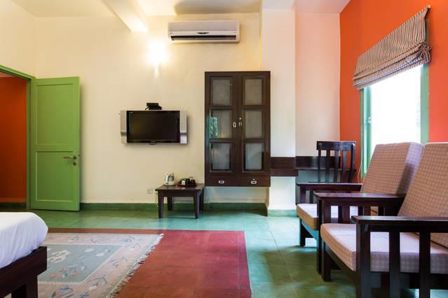 G 49 Bed & Breakfast Нью-Дели Экстерьер фото