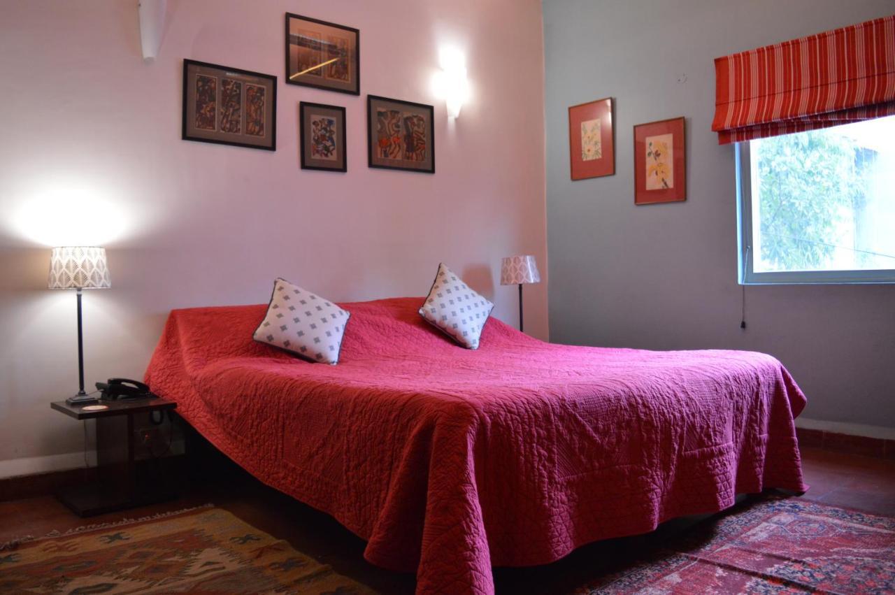 G 49 Bed & Breakfast Нью-Дели Экстерьер фото